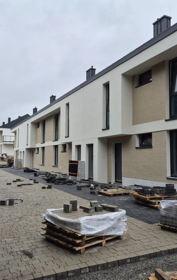 4 pokoje, 3 łazienki, 2 miejsca postojowe balkon – bez PCC